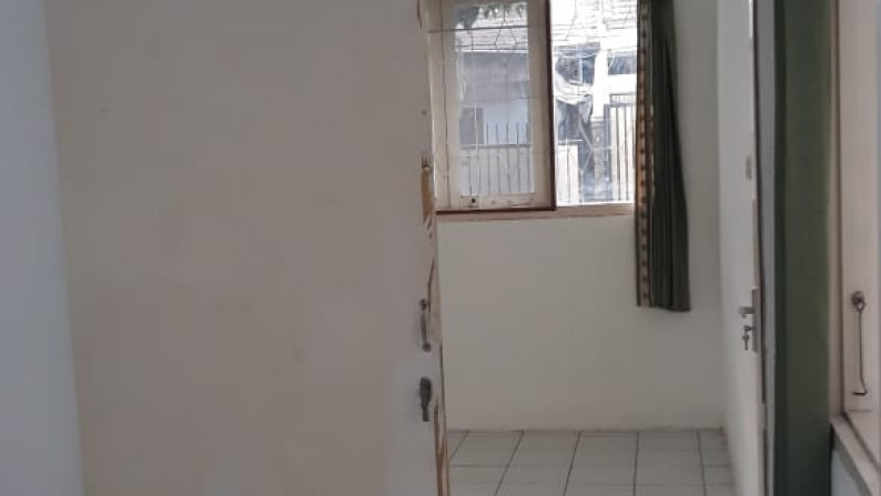 Dijual 2 rumah siap huni luas 249m2 di Haji Nawi II Gandaria