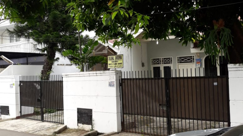 Dijual 2 rumah siap huni luas 249m2 di Haji Nawi II Gandaria