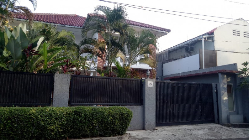 Dijual Rumah Bagus Area Kemang - Jakarta Selatan