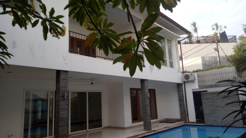 Dijual Rumah Bagus Area Kemang - Jakarta Selatan