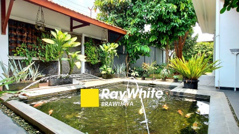 Rumah Mewah di Rempoa, Tangerang Selatan, 1 lantai, siap huni, private swimming pool, SHM