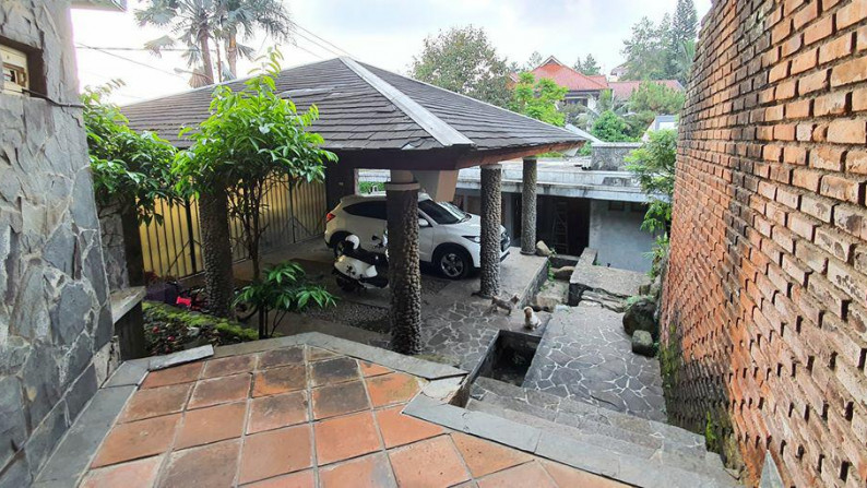 Turun Harga rumah etnik di gegerkalong bandung