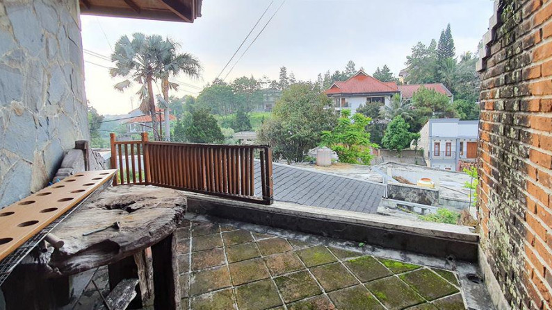 Turun Harga rumah etnik di gegerkalong bandung