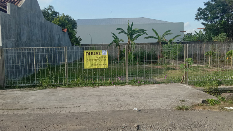 TANAH PEKARANGAN DI JL DONGKELAN, SELATAN PASTY