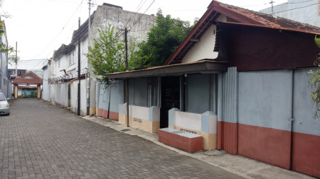RUMAH TUA DEKAT KAMPUS UGM, DI LOKASI STRATEGIS JL KALIURANG KM 4.7