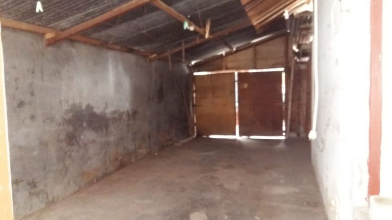 RUMAH TUA DEKAT KAMPUS UGM, DI LOKASI STRATEGIS JL KALIURANG KM 4.7