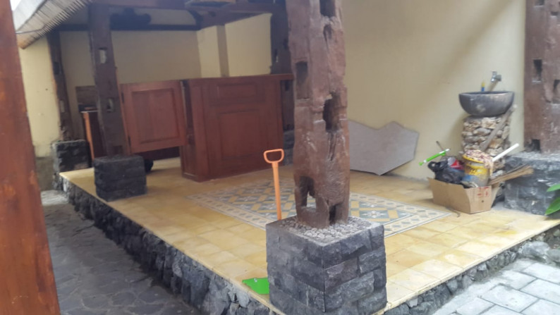 GUEST HOUSE DENGAN DESAIN RUMAH JOGLO, DI NANGGULAN, MAGUWOHARJO