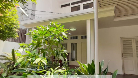 Di Jual Rumah Mewah dan Cantik di Kebayoran Baru