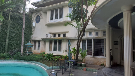 For RENT rumah Clasic, Artistik, Cantik, Lokasi Di Menteng, Jakarta Selatan