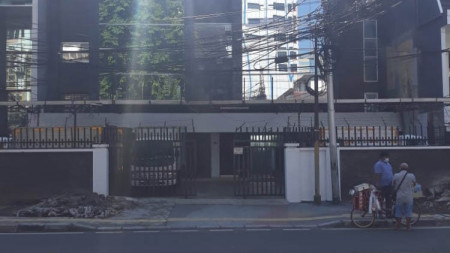 [ Gedung Kantor 3 Lantai + Basement Jl H. Agus Salim ]