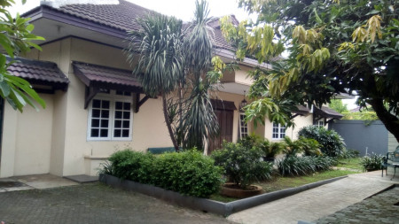 Jual Rumah di Pondok Bambu, Duren Sawit, Rumah Terawat Halaman Luas