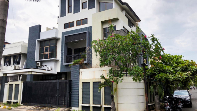 DIJUAL Rumah 3,5 Lantai di Kelapa Gading Kirana - Jakarta Utara