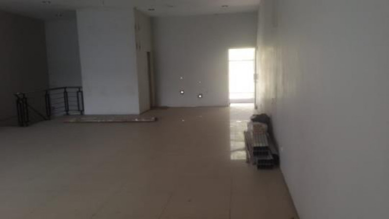 RUKO 3LANTAI LOKASI STRTEAGIS, DI JL GODEAN, YOGYAKARTA