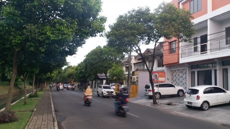 Ruko BARU, Lokasi Strategis dan Siap Pakai @Kasuari Raya, Bintaro