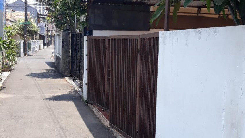 Rumah Siap Huni, Lokasi Strategis dan Nyaman @Tebet Dalam, Tebet