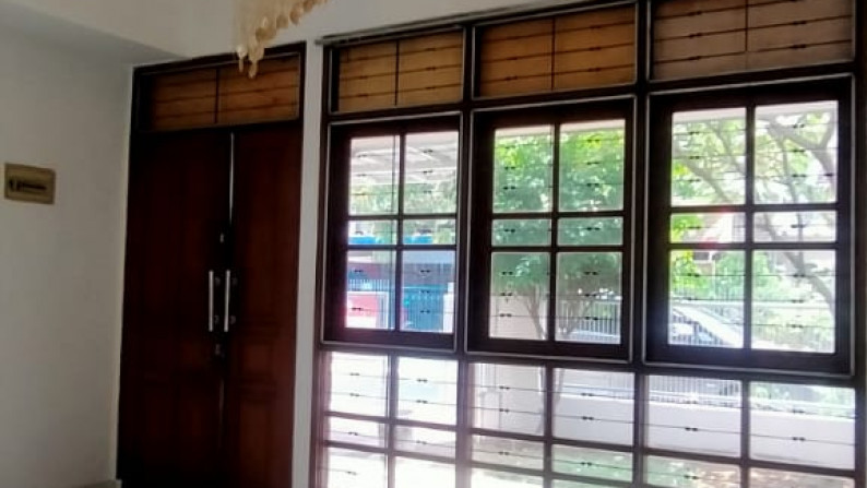 Di Sewa Rumah Asri Di Lebak Bulus