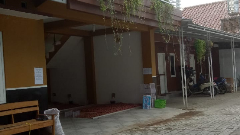 RUMAH DENGAN DESAIN RUMAH PAVILIUN, DI JL PALAGAN