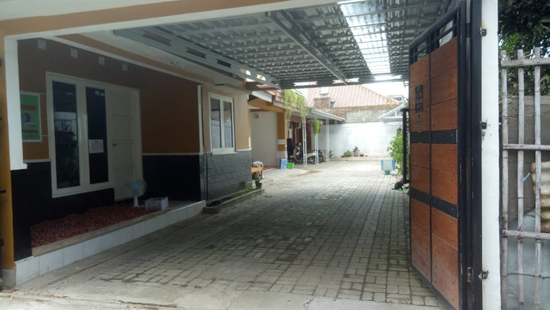 RUMAH DENGAN DESAIN RUMAH PAVILIUN, DI JL PALAGAN