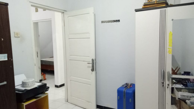 RUMAH DENGAN DESAIN RUMAH PAVILIUN, DI JL PALAGAN