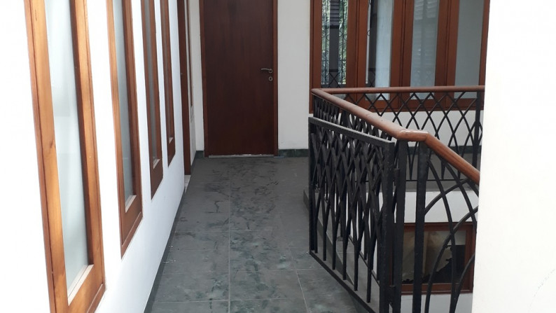 DI sewakan Rumah Mewah Cocok untuk Kantor di Menteng, Jakarta Pusat