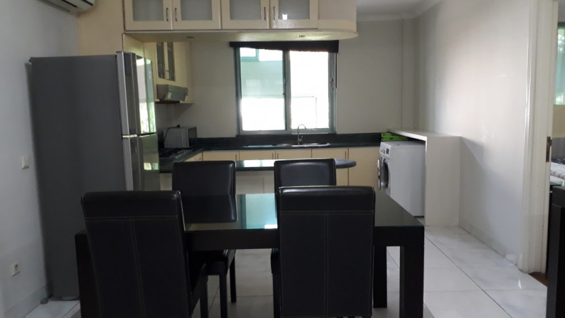 Di sewakan 3 Bedroom Apartment di Jl. Kusuma Atmaja, Menteng, Jakarta Pusat.