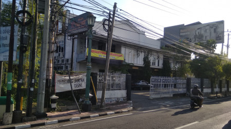 GEDUNG DISEWAKAN FULL FURNISH UNTUK KANTOR DILOKASI STRATEGIS