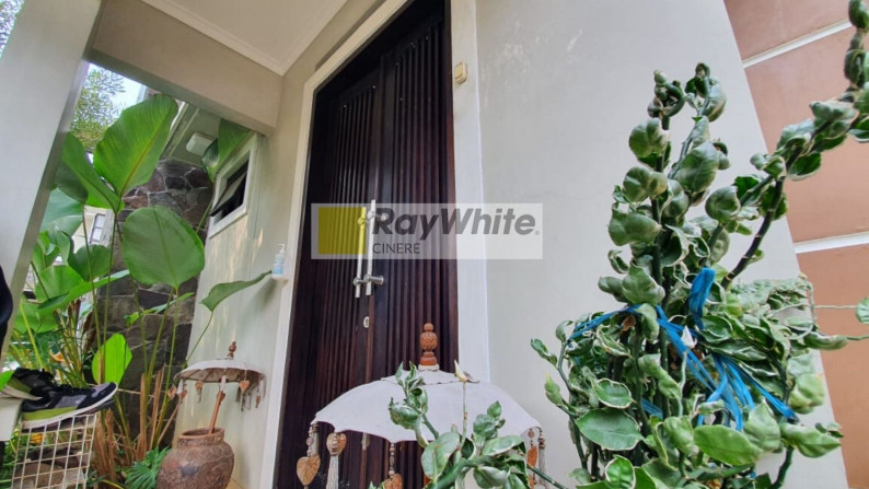 Rumah bali style dalam town house di Cirendeu