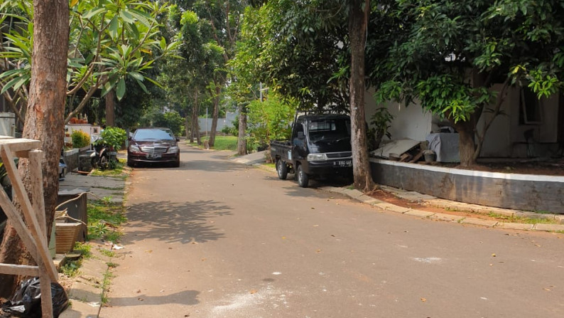 Rumah BAGUS, Bangunan Baru Renov dan Siap Huni @Mahagoni Park, Graha Bintaro