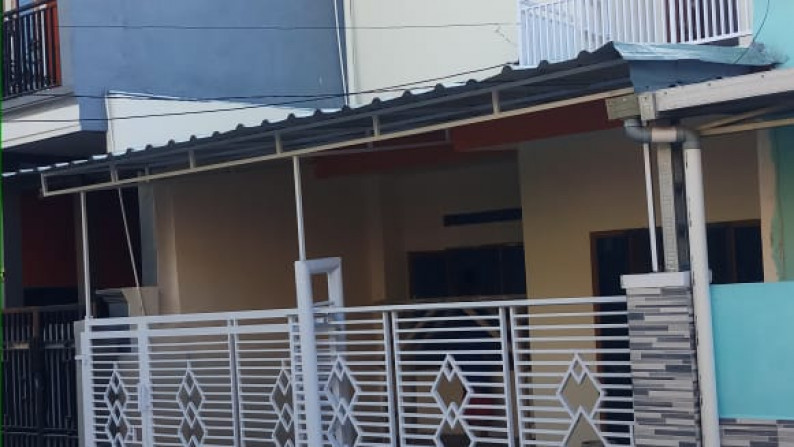 Rumah Tingkat di Taman Harapan Baru Harapan Indah Bekasi