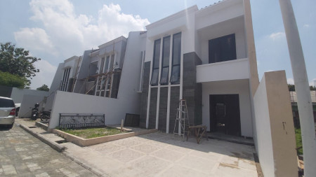 Rumah Siap Huni, Hunian Nyaman dan Rumah BARU @The Place Residence, Jagakarsa