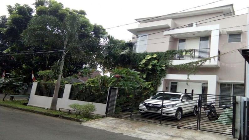 Rumah Bagus Di Gading Serpong, Tangerang