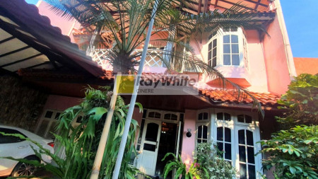 Rumah cantik terawat dan siap huni di Pondok Indah