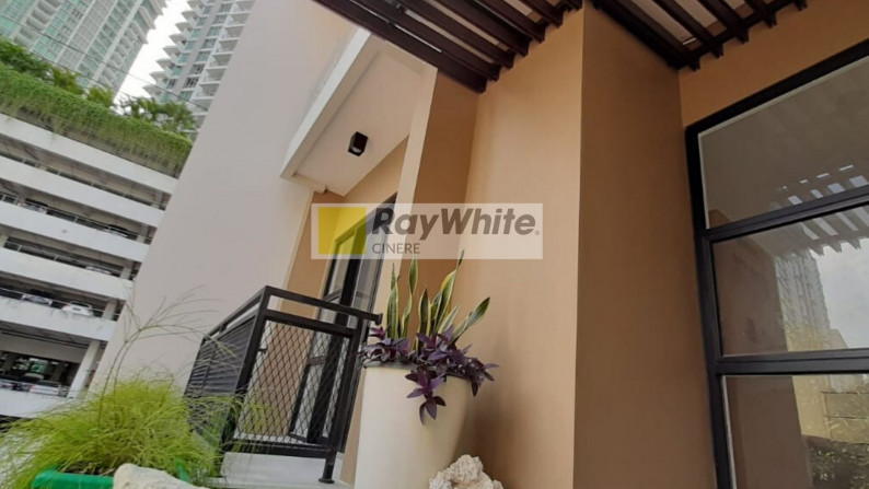 Rumah dalam town house di Kemang