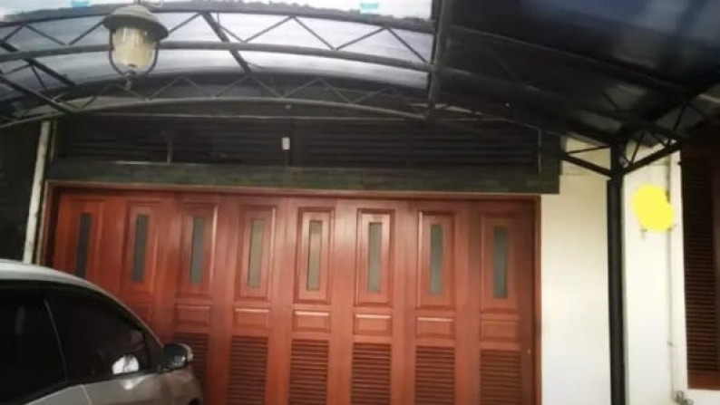 Rumah Siap Huni Dengan Halaman Luas, dan Hunian Nyaman @Menteng Raya, Bintaro