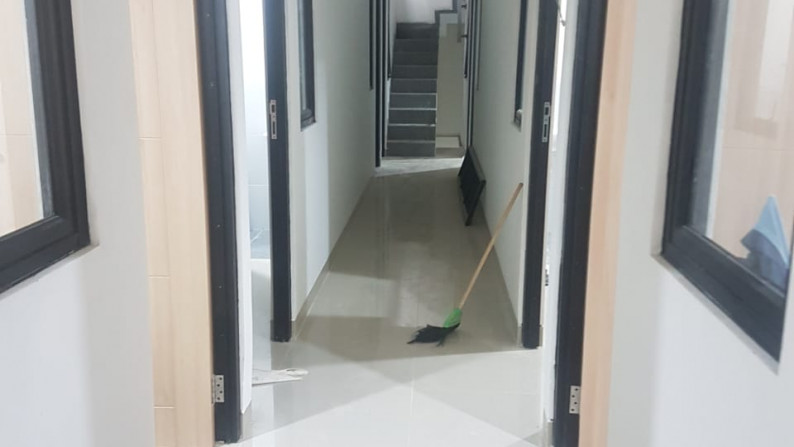 Rumah Kost 23 Kamar, Dr Makaliwe Grogol, Luas 6,5x27m2