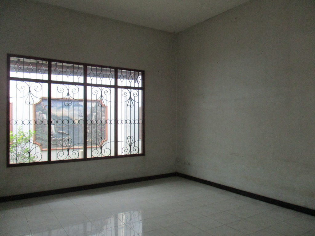 RUKO+RUMAH CUKUP LUAS, DI JL KALIURANG KM 11, NGAGLIK, SLEMAN