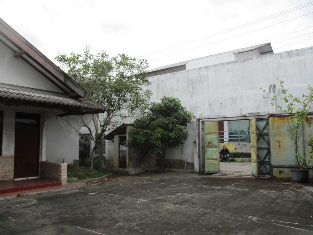 RUKO+RUMAH CUKUP LUAS, DI JL KALIURANG KM 11, NGAGLIK, SLEMAN