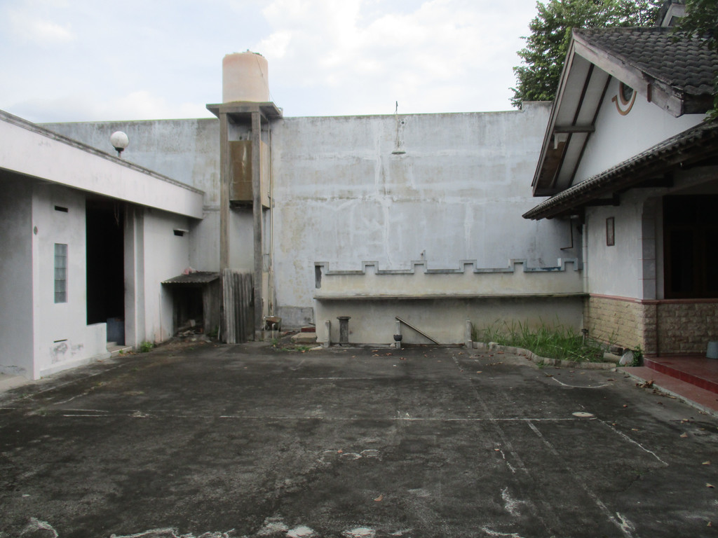 RUKO+RUMAH CUKUP LUAS, DI JL KALIURANG KM 11, NGAGLIK, SLEMAN