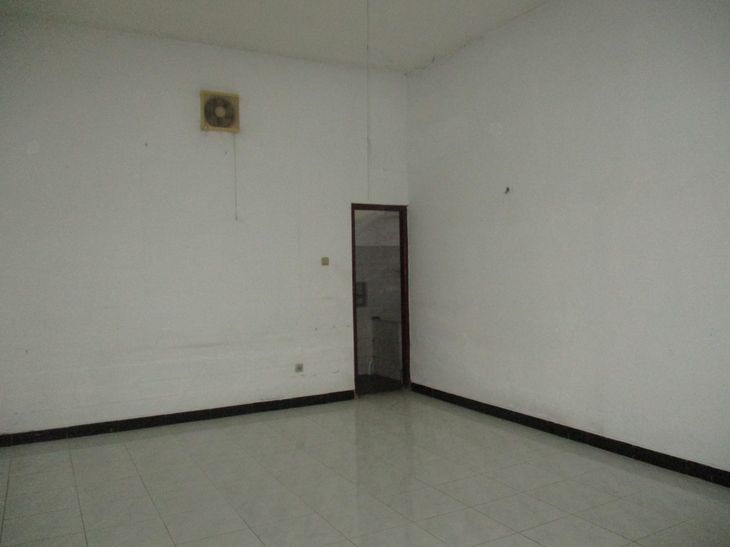 RUKO+RUMAH CUKUP LUAS, DI JL KALIURANG KM 11, NGAGLIK, SLEMAN