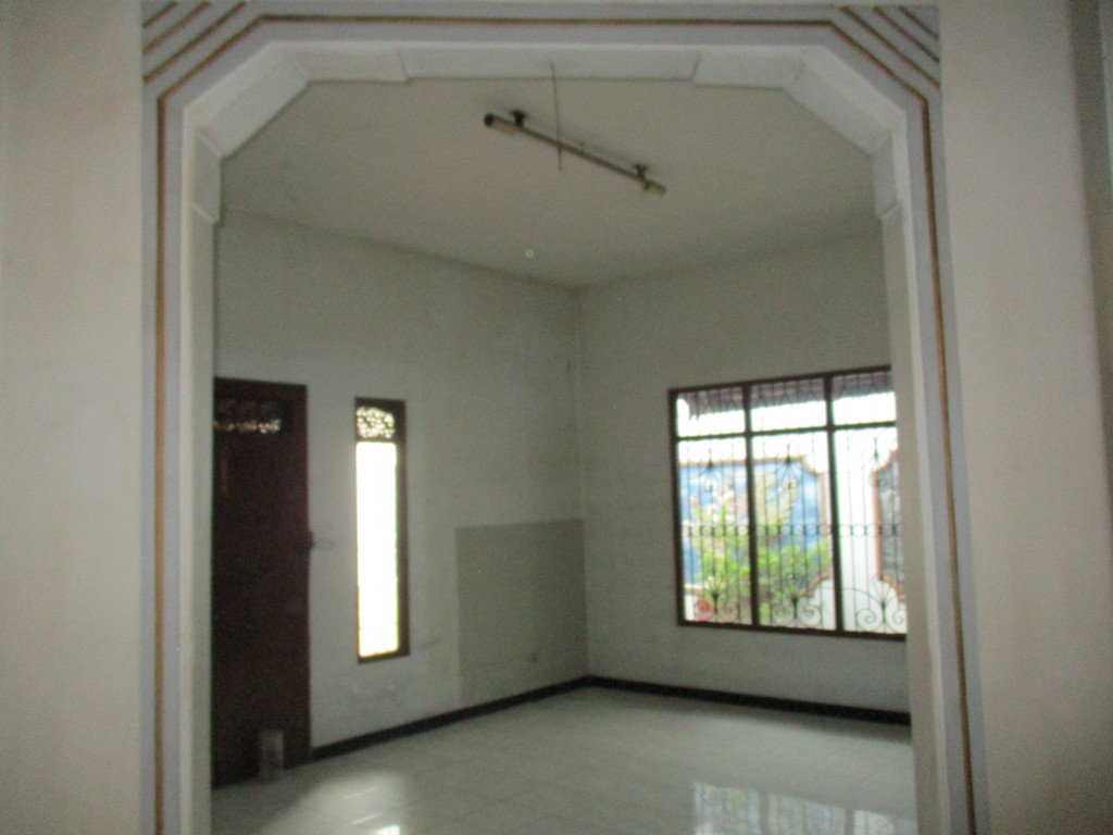 RUKO+RUMAH CUKUP LUAS, DI JL KALIURANG KM 11, NGAGLIK, SLEMAN