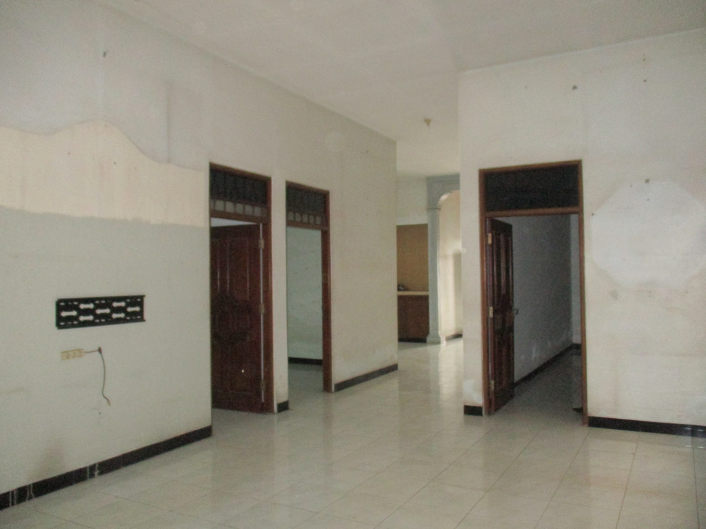 RUKO+RUMAH CUKUP LUAS, DI JL KALIURANG KM 11, NGAGLIK, SLEMAN