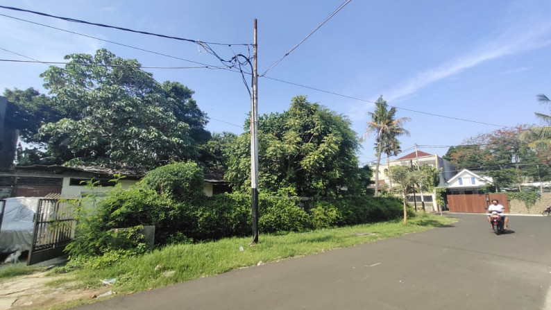 Rumah Hitung Tanah Lokasi Strategis di Duren Tiga, Jaksel