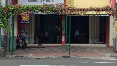 RUKO STRATEGIS DEKAT GALERIA MALL, JL URIP SUMOHARJO, YOGYAKARTA