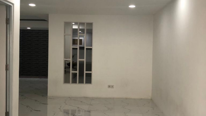 Rumah 2 lantai full Renov ,Harga Nego di Kelapa Gading Jakarta Utara