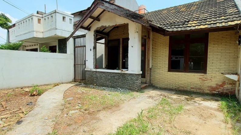 Rumah Tua di Kompleks Graha Cinere, Hitung Tanah Saja, Hadap Selatan, SHM