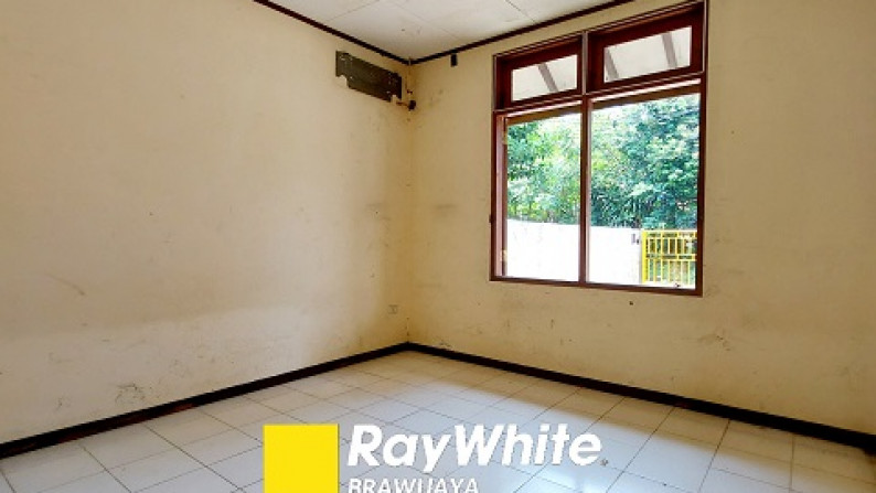 Rumah Tua di Kompleks Graha Cinere, Hitung Tanah Saja, Hadap Selatan, SHM