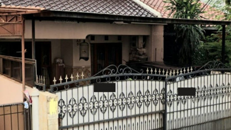 Rumah Lokasi Strategis di Bona Indah, Lebak Bulus.