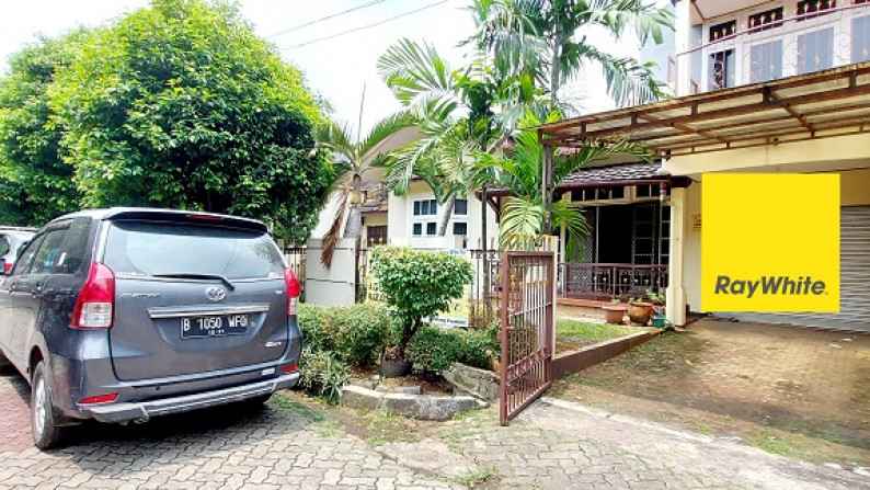 Rumah di Pejaten Mas, Jakarta Selatan, Dalam Kompleks, Hadap Timur, SHM