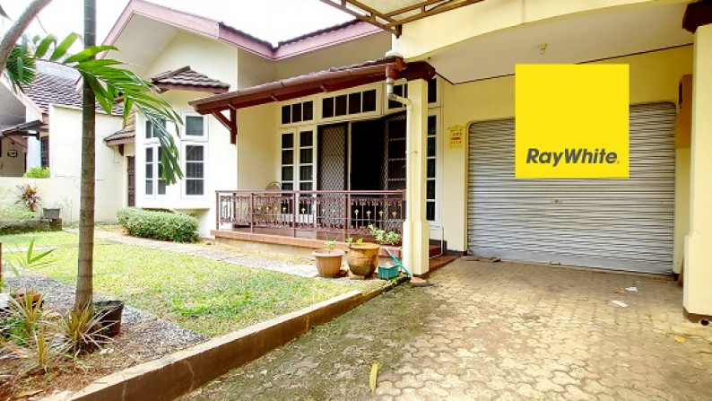 Rumah di Pejaten Mas, Jakarta Selatan, Dalam Kompleks, Hadap Timur, SHM