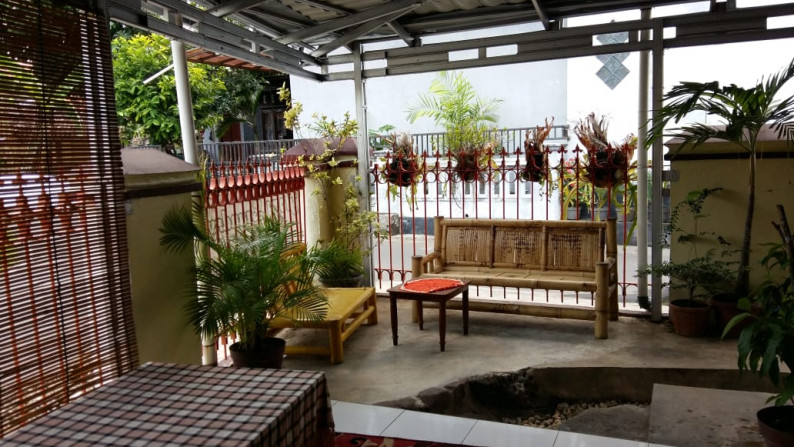 RUMAH TINGGAL 6 KAMAR TIDUR, DILOKASI STRATEGIS, PLAOSAN, PURWOREJO